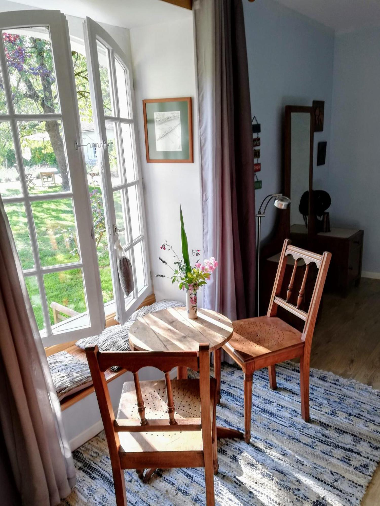 Bed and Breakfast Le Domaine Des Platanes Bourg-Charente Экстерьер фото