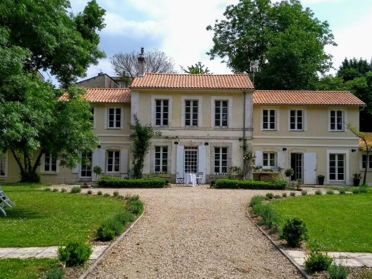 Bed and Breakfast Le Domaine Des Platanes Bourg-Charente Экстерьер фото