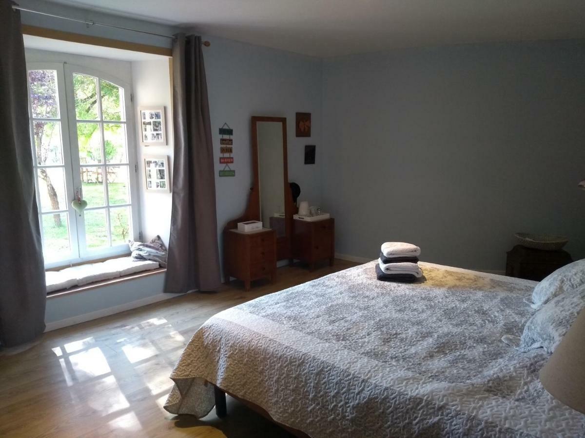 Bed and Breakfast Le Domaine Des Platanes Bourg-Charente Экстерьер фото